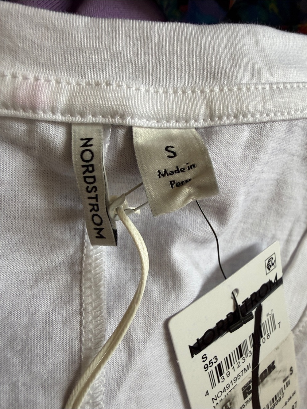 Nordstrom Women's White Sleeveless Vneck Tee Sz Sm - Picture 2 of 8